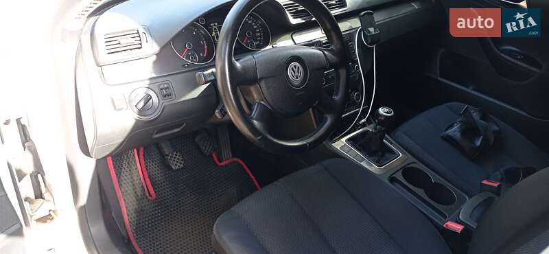 Универсал Volkswagen Passat 2010 в Киеве