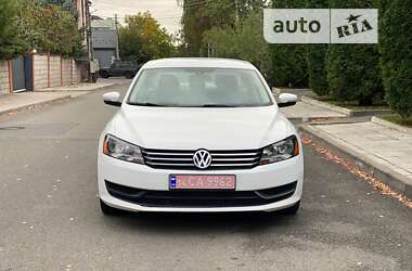 Седан Volkswagen Passat 2014 в Киеве