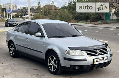 Седан Volkswagen Passat 2002 в Николаеве