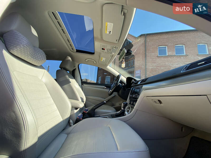 Седан Volkswagen Passat 2014 в Луцке