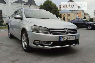 Універсал Volkswagen Passat 2010 в Житомирі