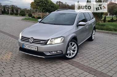 Універсал Volkswagen Passat 2012 в Львові