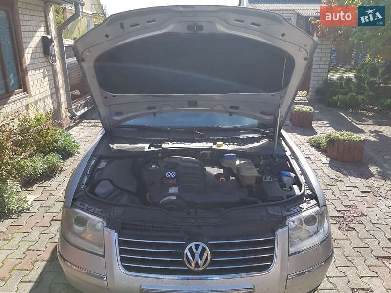 Универсал Volkswagen Passat 2001 в Полонном