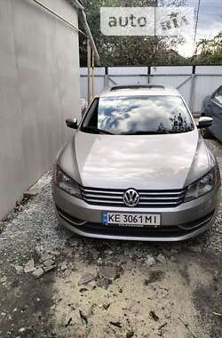 Седан Volkswagen Passat 2013 в Днепре