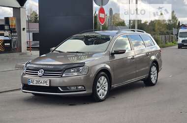 Универсал Volkswagen Passat 2011 в Староконстантинове