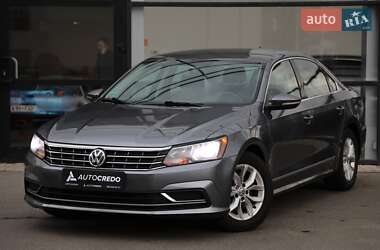 Седан Volkswagen Passat 2015 в Харкові