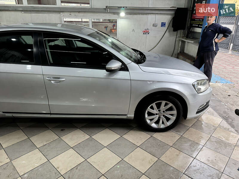 Седан Volkswagen Passat 2011 в Львове фото 3 Седан Volkswagen Passat 2011 в Львове