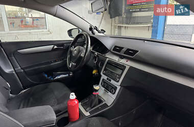 Седан Volkswagen Passat 2011 в Львове