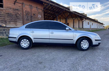 Седан Volkswagen Passat 2001 в Бердичеве