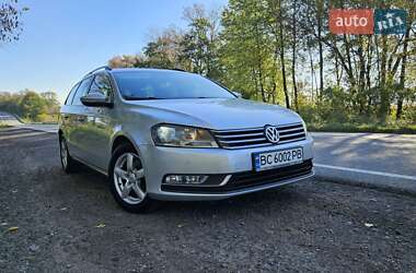 Універсал Volkswagen Passat 2013 в Львові