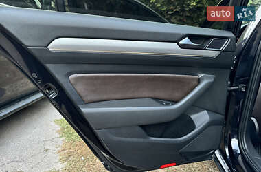 Седан Volkswagen Passat 2015 в 