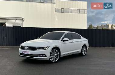 Седан Volkswagen Passat 2018 в Києві