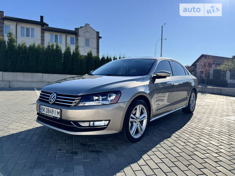 Седан Volkswagen Passat 2014 в Киеве