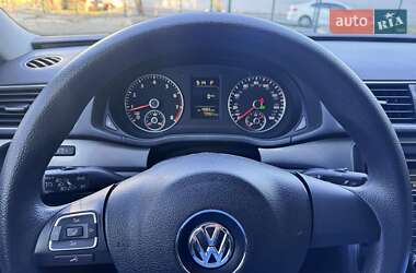 Седан Volkswagen Passat 2011 в Киеве