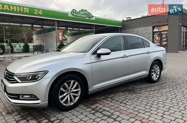 Седан Volkswagen Passat 2014 в Івано-Франківську