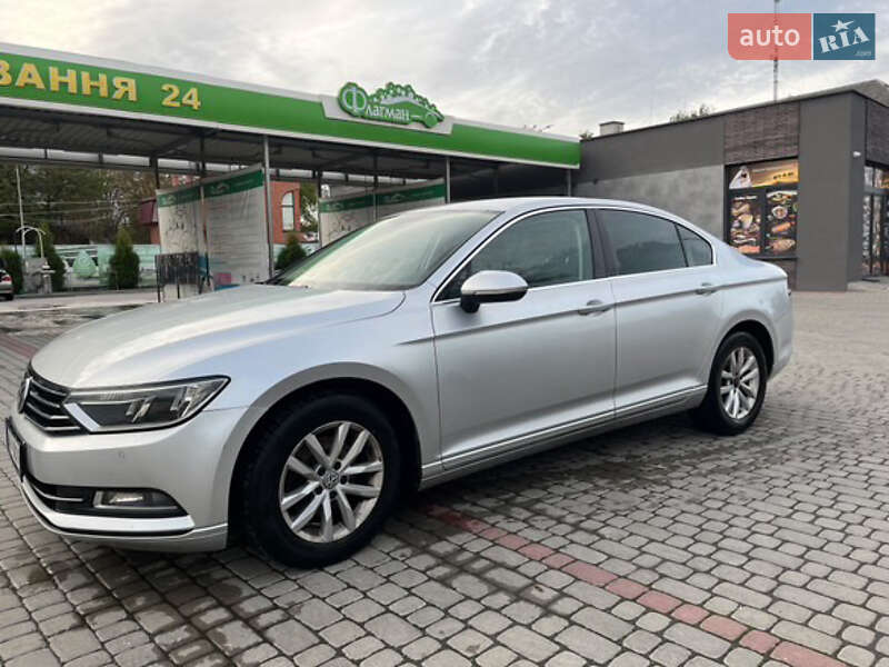 Седан Volkswagen Passat 2014 в Ивано-Франковске