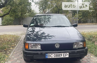 Седан Volkswagen Passat 1988 в Павлограді