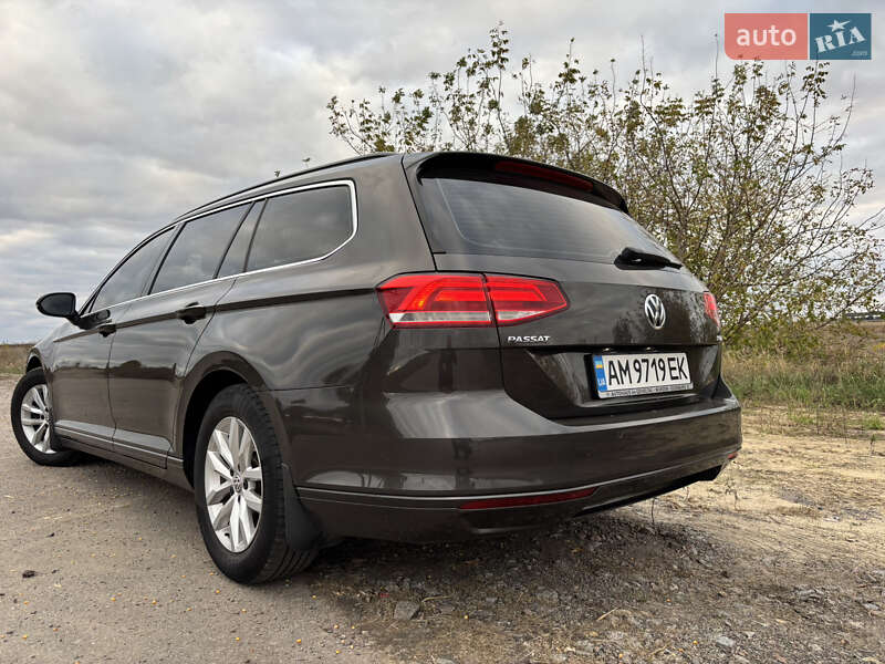 Универсал Volkswagen Passat 2017 в Житомире