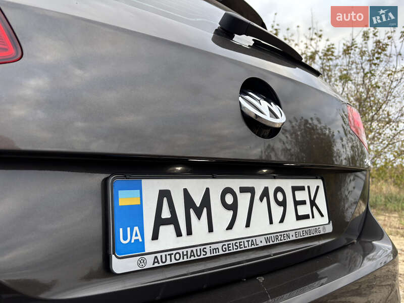 Универсал Volkswagen Passat 2017 в Житомире