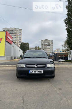 Седан Volkswagen Passat 1998 в Харкові