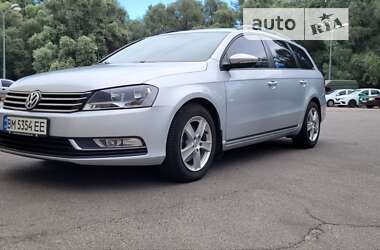 Універсал Volkswagen Passat 2011 в Сумах