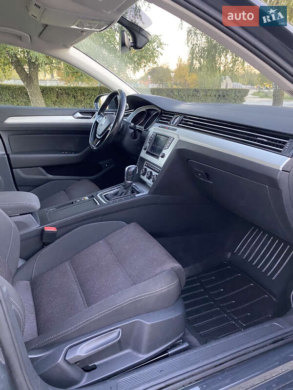 Універсал Volkswagen Passat 2017 в Тернополі