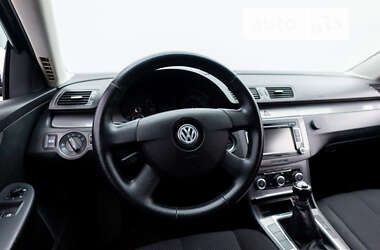 Універсал Volkswagen Passat 2010 в Києві