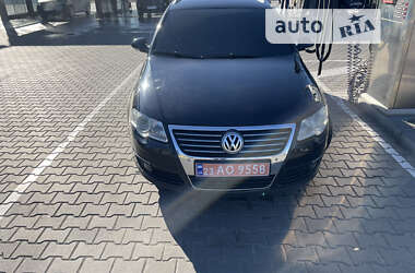 Універсал Volkswagen Passat 2010 в Вінниці