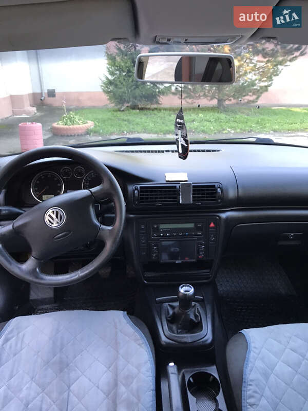 Седан Volkswagen Passat 2001 в Калуше