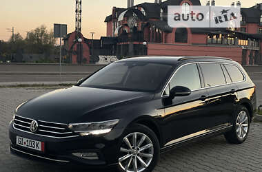 Универсал Volkswagen Passat 2020 в Львове