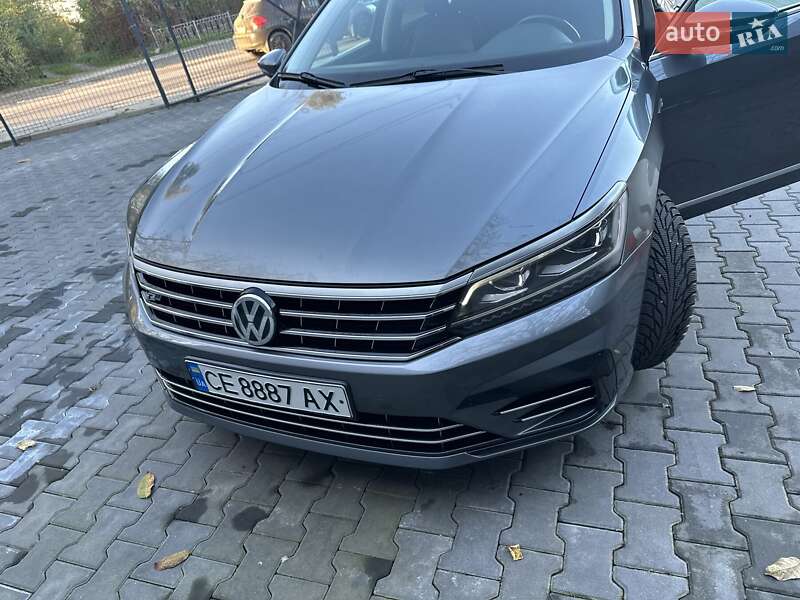 Седан Volkswagen Passat 2017 в Черновцах