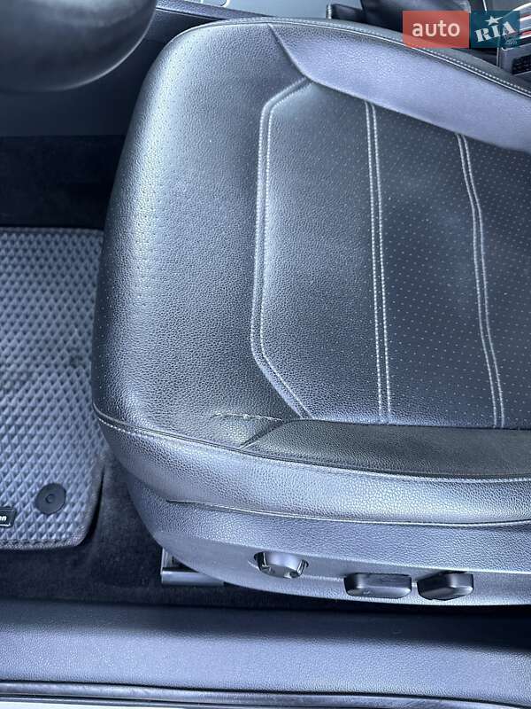 Седан Volkswagen Passat 2017 в Черновцах