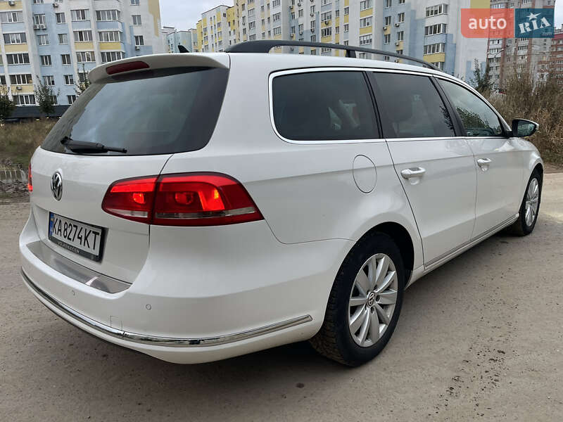 Универсал Volkswagen Passat 2012 в Киеве