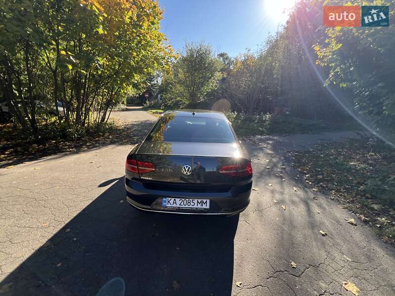 Седан Volkswagen Passat 2018 в Киеве