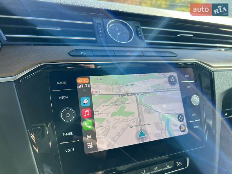 Седан Volkswagen Passat 2018 в Киеве