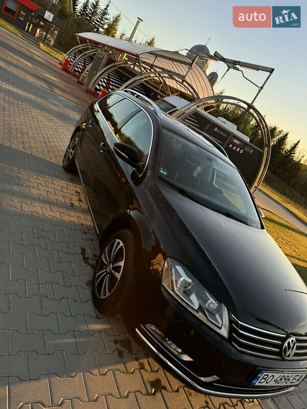 Універсал Volkswagen Passat 2011 в Тернополі