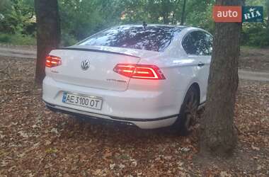 Седан Volkswagen Passat 2015 в 