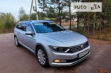 Універсал Volkswagen Passat 2015 в Олевську