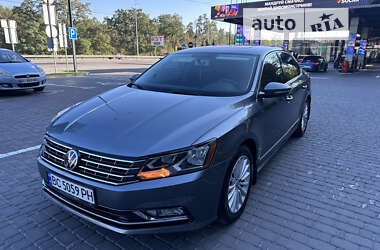 Седан Volkswagen Passat 2015 в Киеве