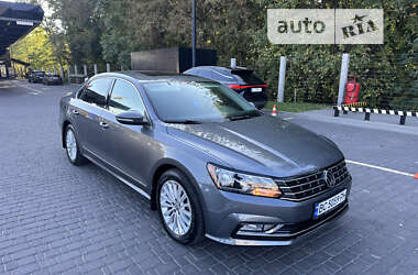 Седан Volkswagen Passat 2015 в Киеве