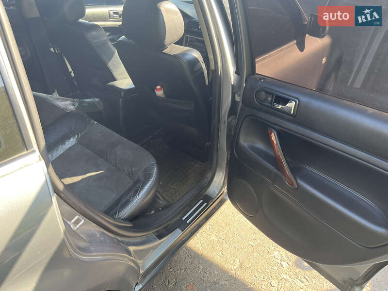 Універсал Volkswagen Passat 2002 в Києві