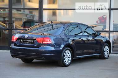 Седан Volkswagen Passat 2013 в Харькове