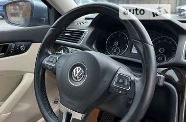 Седан Volkswagen Passat 2014 в Кривом Роге