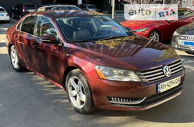 Седан Volkswagen Passat 2011 в Киеве