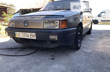 Седан Volkswagen Passat 1989 в Горохове