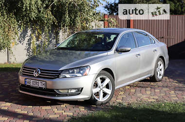 Седан Volkswagen Passat 2012 в Днепре