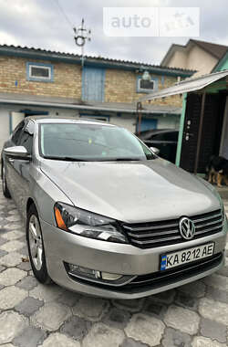 Седан Volkswagen Passat 2012 в Києві