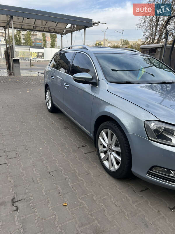 Универсал Volkswagen Passat 2013 в Шостке