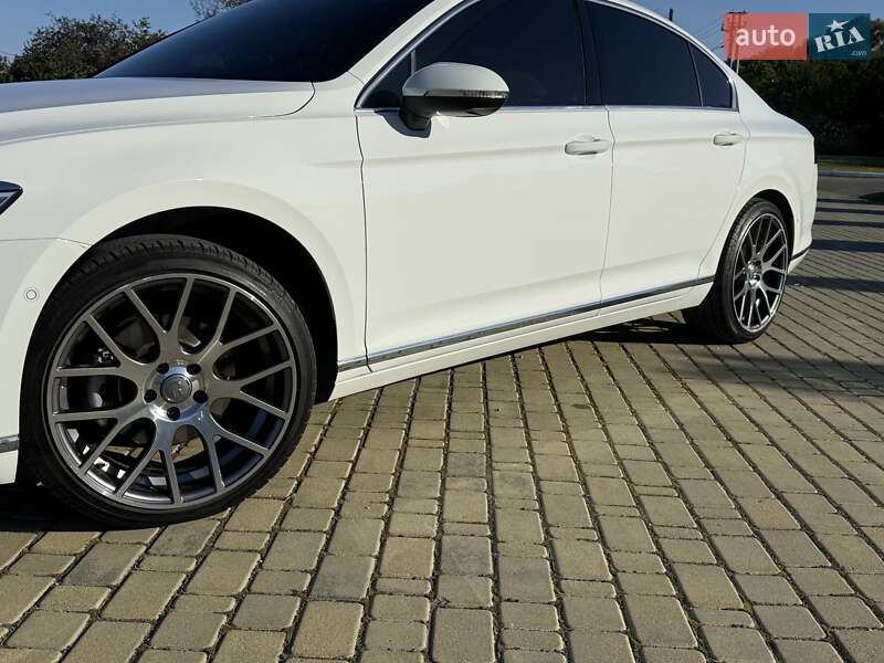 Седан Volkswagen Passat 2016 в Одессе