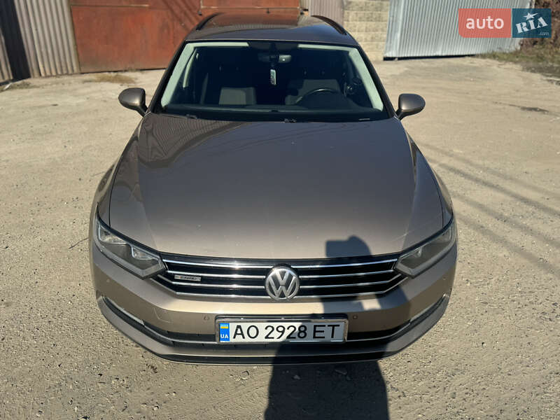 Универсал Volkswagen Passat 2015 в Хусте